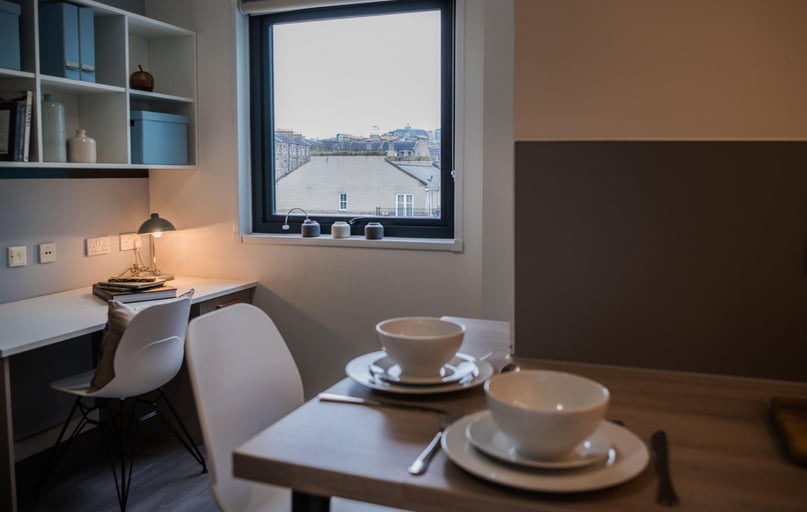 McDonald Road, Abbeyhill, Edinburgh - Image 1